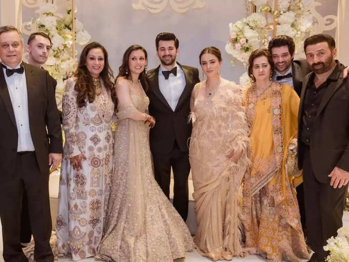 pooja deol sunny deol at son wedding pic