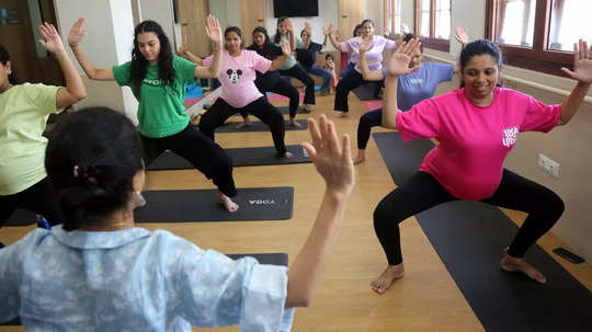 Yoga Day: हॉर्मोन को बैलेंस करने में भी मददगार है योग, AIIMS की स्टडी में दावा