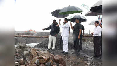 Mumbai News: पहली बारिश में जलजमाव पर घिरी सरकार, BMC के नाला सफाई की खुली पोल, CM ने सड़क पर उतरकर लिया जायजा