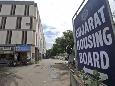 Gujarat Housing Board:પોતાના નામે ફ્લેટ હોવાનો ફાયદો ઉપાડી પરિણીતાએ વેચી દીધું હાઉસીંગનું મકાન, પતિએ કર્યો કેસ 