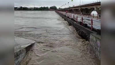 Havy Rain In MP: मध्‍य प्रदेश के एक दर्जन जिलों में भारी बारिश का अलर्ट जारी, कई जगहों पर बिगड़ सकते हैं हालात