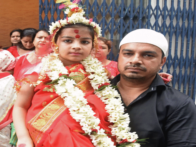 ​रिम्शा बनी दुर्गा, खुश हुआ परिवार​