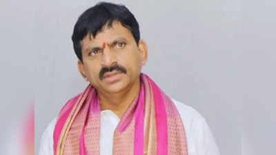 Ponguleti Srinivas Reddy: ఖమ్మం బహిరంగ సభ వేళ పోస్టర్ల కలకలం.. కన్నీళ్లు పెట్టుకున్న పొంగులేటి