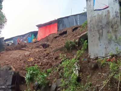 Maharashtra Rain : मुरुडमध्ये संरक्षण भिंत कोसळली, पाऊस वाढल्याने डोंगरावरून भूस्खलन; १८ कुटुंब स्थलांतरित