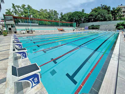 Swimming Pool: नोएडा में स्विमिंग पूल में 10 साल तक के बच्चों के जाने पर लगी रोक