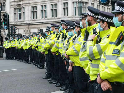 Protests in UK: फ्रांस के हालात देखकर ऐक्शन में ब्रिटेन, विरोध प्रदर्शनों पर कार्रवाई के लिए पुलिस को दी खुली छूट