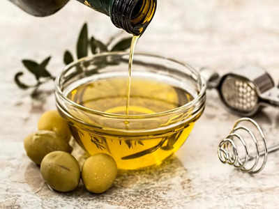 ​Olive Oil For Hair: ఈ నూనె వాడితే హెయిర్‌ సమస్యలు తగ్గి.. ఒత్తుగా పెరుగుతుంది..!​