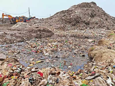 गाजियाबाद में कूड़े पर हंगामा! मोरटा डंपिंग जोन पर मालिक ने लगाई रोक, घरों से नहीं उठेगा 1400 मीट्रिक टन कचरा