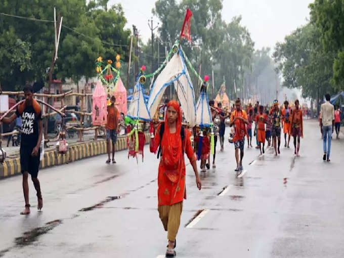 हरिद्वार से हुई कांवड़ यात्रा की शुरुआत