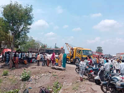 Barwani Accident News: एमपी-महाराष्ट्र सीमा पर स्थित पलासनेमर में भीषण सड़क हादसा, नौ लोगों की मौत, 25 घायल