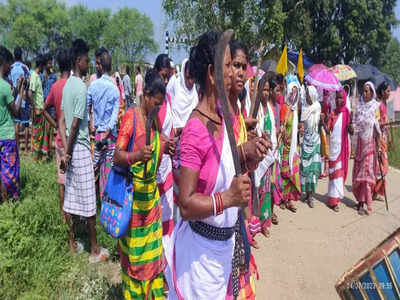 Jharkhand Bandh:ओलचिकी लिपि के समर्थन में सड़क पर उतरे प्रदर्शनकारी, जानिए हेमंत सरकार से क्यों नाराज है संताली आदिवासी