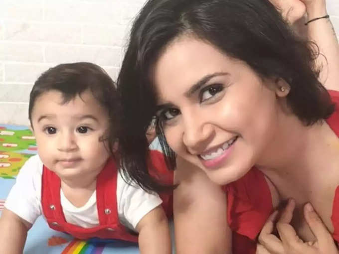 priya ahuja son