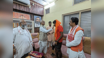 Ayodhya News: 32 दिन में 1600 KM, बूढ़ा अमरनाथ से दौड़ते हुए अयोध्‍या पहुंचे पर्वतारोही नरेंद्र सिंह