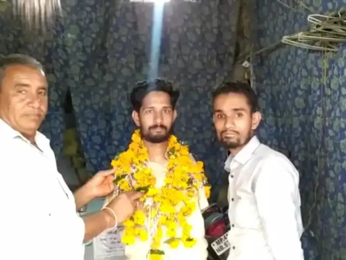 गरीब है आमीन का परिवार