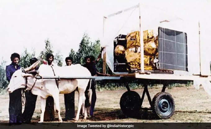 बैलगाड़ी से ढोया गया था सामान 