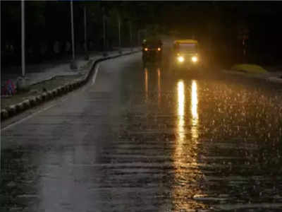 Ahmedabad Rain: અમદાવાદમાં મોડી રાત્રે ગાજવીજ સાથે તૂટી પડ્યો વરસાદ, વાતાવરણમાં ઠંડક પ્રસરતા બફારાથી ત્રસ્ત લોકોને મળી રાહત