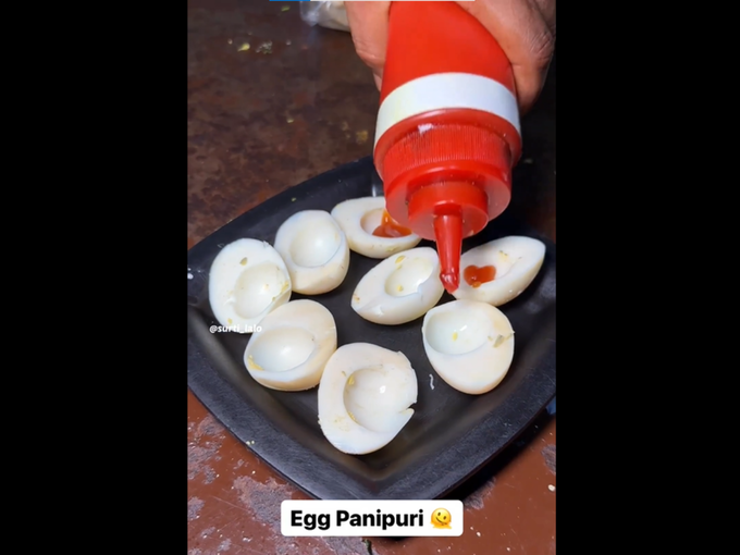कशी तयार केली जातेय ही अंडा पाणी पुरी?