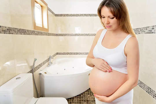 Brown Discharge In Early Pregnancy (Hindi)