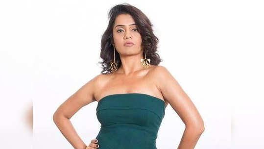 Lust Stories 2 Actress: పీరియడ్ డేట్స్ ఎప్పుడో తెలుసుకుని ఆ సీన్లు తీశాడు.. డైరెక్టర్‌పై నటి కామెంట్స్! 