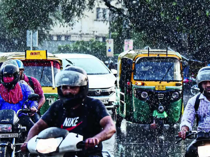9. दिल्ली-एनसीआर में सड़कों पर लंबा जाम