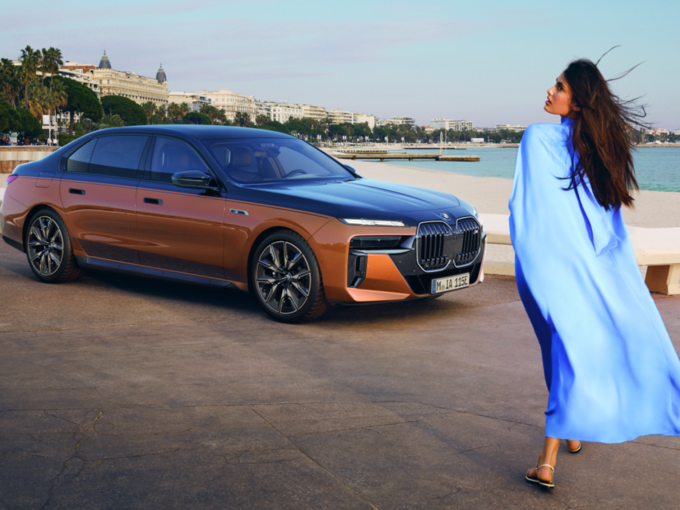 விலை எதிர்பார்ப்புகள் (BMW i7 M70 Price)