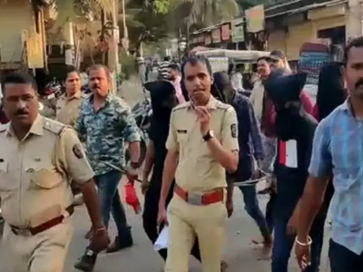 Pune News : पुण्यात पोलिसांचा वचक बसण्यासाठी काढली गुंडांची धिंड; गुंडांची वरात किती सुरक्षित?