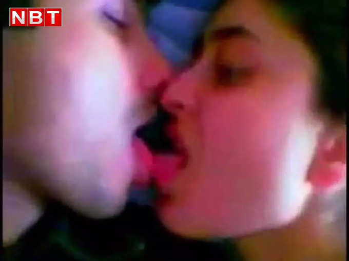 shahid kareena kissing photo