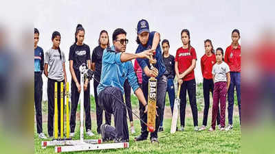 દક્ષિણ ગુજરાતમાંથી પ્રતિભાશાળી બાળકો શોધીને ક્રિકેટની તાલીમ આપે છે આ ખેડૂત, 8 ખેલાડીઓ પહોંચ્યા નેશનલ લેવલ સુધી
