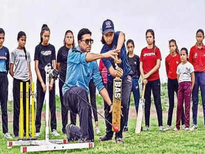દક્ષિણ ગુજરાતમાંથી પ્રતિભાશાળી બાળકો શોધીને ક્રિકેટની તાલીમ આપે છે આ ખેડૂત, 8 ખેલાડીઓ પહોંચ્યા નેશનલ લેવલ સુધી