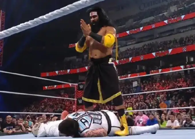 WWE के रॉ इवेंट में पड़ा उनका वीर महान नाम 