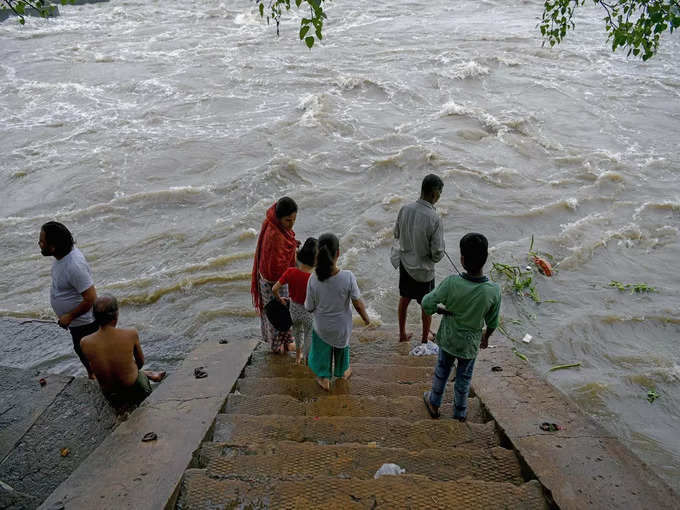 40 हजार लोगों को निकाला जाएगा