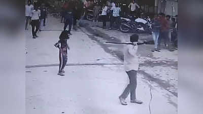 Kanpur News: पड़ोसी ने बच्चे को पीटा फिर बाबा पर बंदूक से फायर झोंका, बुजुर्ग के हाथ का पंजा उड़ा