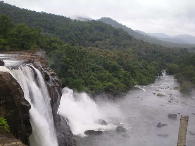 ​சுற்றுலா பயணிகள்