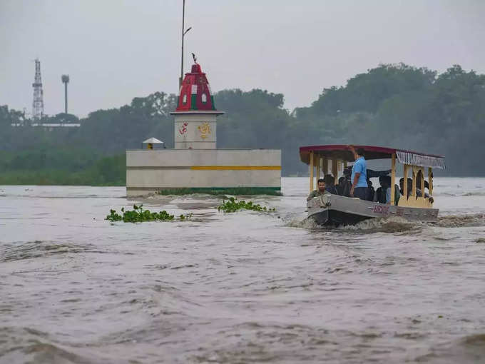 यमुना के जलस्तर ने तोड़ा 10 साल का रेकॉर्ड