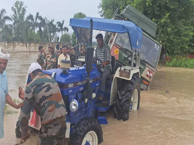 40 मिनट तक फंसा रहा ट्रक