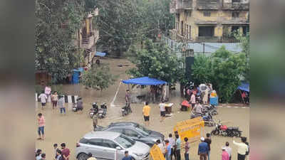 ग्राउंड रिपोर्ट : दिल्ली में रिंग रोड पर यमुना में उठ रहीं समंदर जैसी लहरें, पानी में डूबा निगम बोध घाट