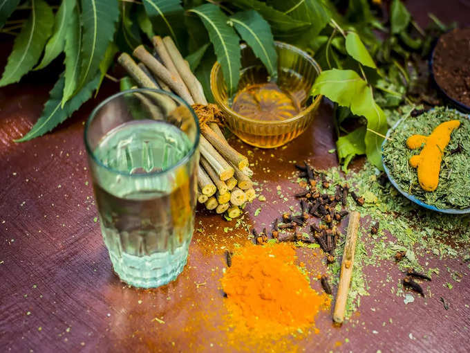 When to drink hot turmeric water