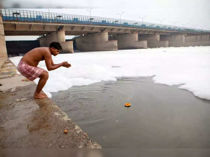 Heavy Rains: భారీ వర్షాల ఎఫెక్ట్.. ఆదివారం వరకు విద్యాసంస్థలు బంద్.. ఉద్యోగులకు వర్క్‌ఫ్రమ్ హోం