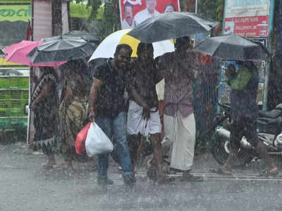 Kerala Rain: ഇന്നും നാളെയും ശക്തമായ മഴയ്ക്ക് സാധ്യത; ഇന്ന് യെല്ലോ അലേർട്ട് ഈ 3 ജില്ലകളിൽ