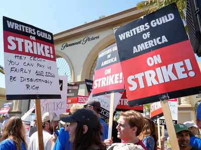 Hollywood Strike: हॉलीवुड में पहली बार एक्‍टर्स और राइटर्स की हड़ताल, जानिए क्‍या है मांग, क्या होगा इसका असर!