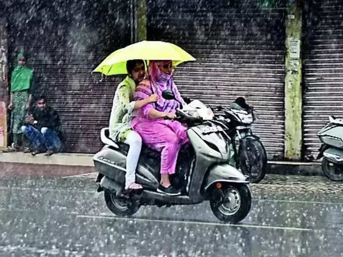 आज दिल्ली में बारिश का येलो अलर्ट