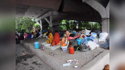 दिल्ली में बाढ़ ने याद दिला दिए लॉकडाउन वाले दिन, गांव लौटने को मजबूर हुए लोग