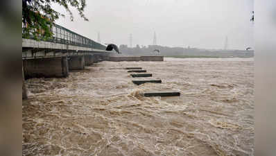 दिल्ली में यूं ही नहीं आई बाढ़... इतिहास में पहली बार 97 घंटे खुले रहे हथिनीकुंड बैराज के 18 गेट