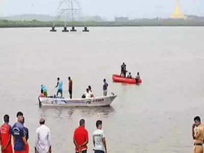 Mumbai News : मुंबईत फुटबॉलमुळे घात झाला, पाण्यातील बॉल आणायला गेलेले ५ तरुण बुडाले; दोघांना वाचवले, पण...