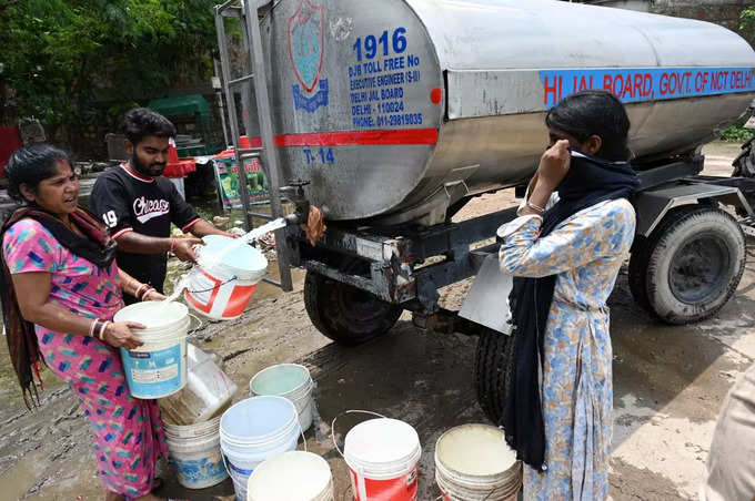 पानी की सप्लाई चार दिनों से ठप, नॉर्थ दिल्ली पर ज्यादा असर