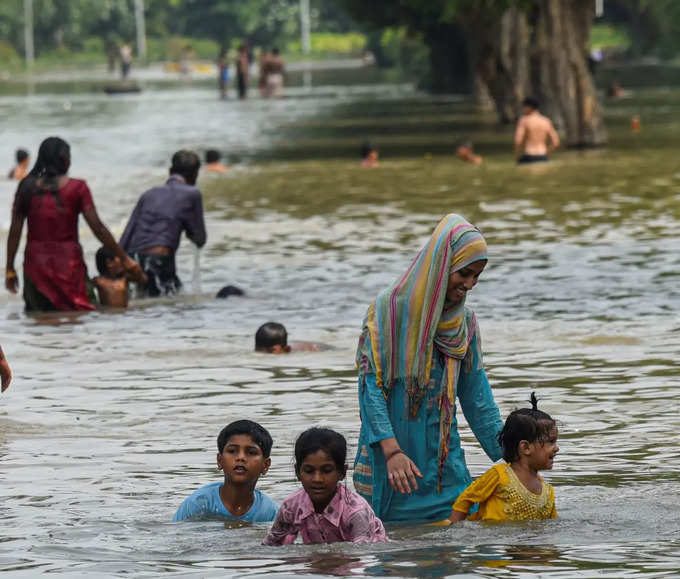 Delhi School News: बाढ़ प्रभावित इलाकों के सभी स्कूल और दो दिन बंद
