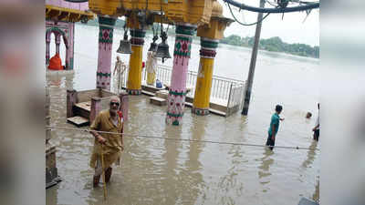 UP Flood Updates: अब यूपी में बढा गंगा और यमुना का कहर, मथुरा-वाराणसी में डूबे घाट
