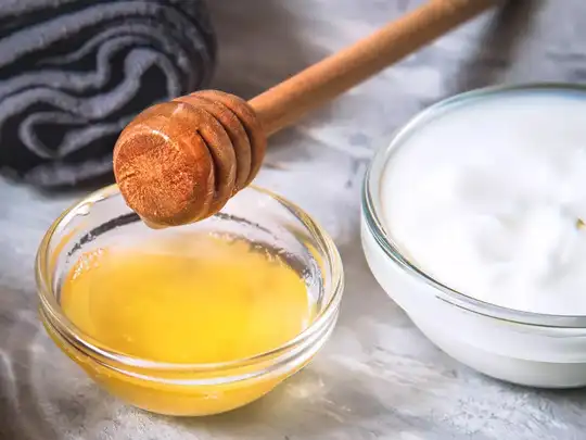 Curd Face Packs: ৫ মিনিটে হিরের চমক পাবে ত্বক, ঘরে তৈরি টক দইয়ের এই  ফেসপ্যাক মুখে লাগালেই ম্যাজিক! - homemade Curd or dahi Face Packs uses and  benefits - eisamay