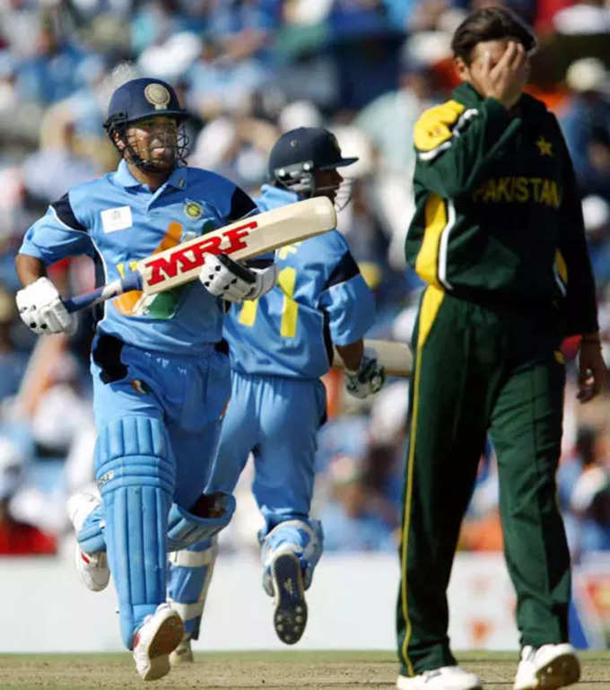Pakistan's condition worsened in Hobart series 2000