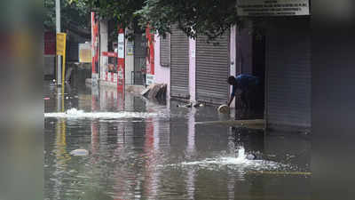 दिल्ली के ये सरकारी दफ्तर अब भी पानी डूबे, आसपास की दुकानों को भी हुआ भारी नुकसान